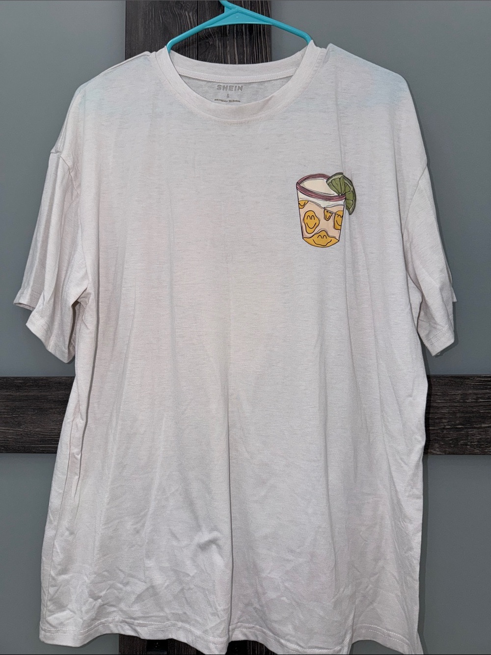 SHEIN White Short-Sleeve T-Shirt with Lemon Drink Pocket Graphic